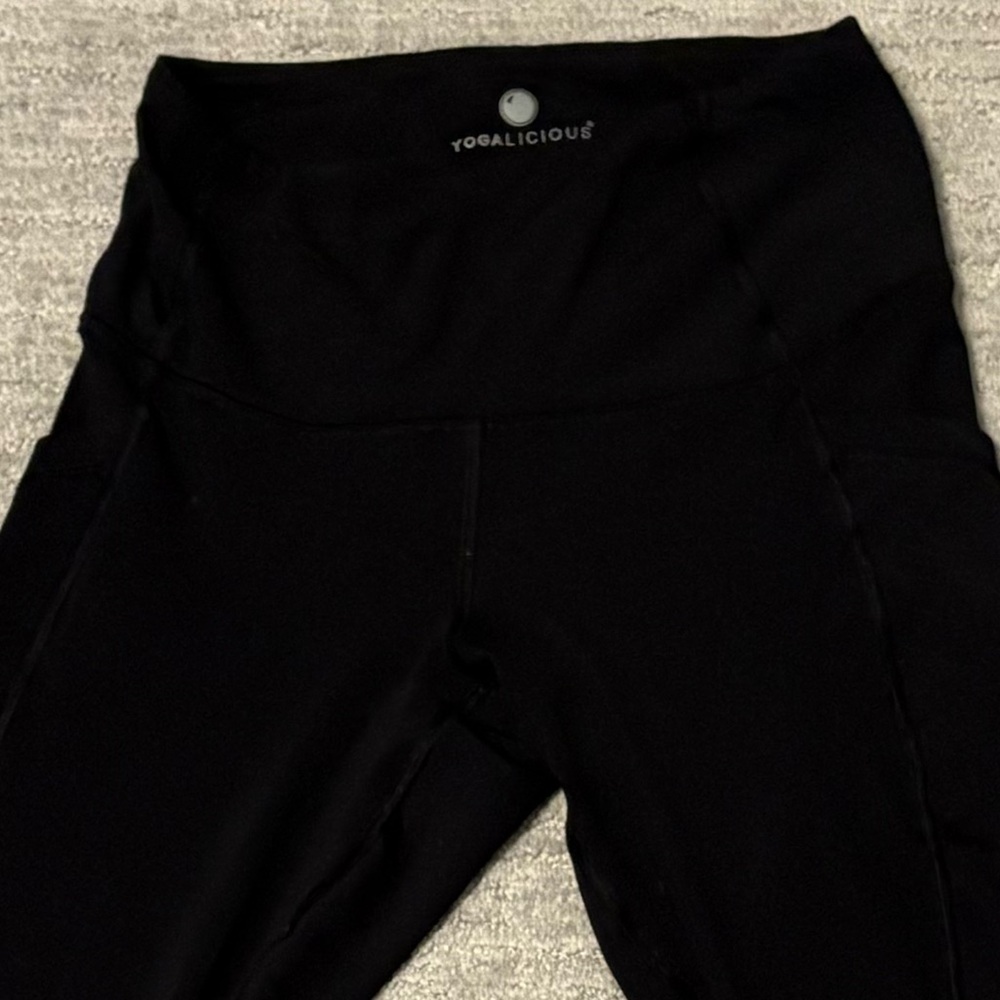 Yogalicious Black Leggings Capri XS - Picture 4 of 6